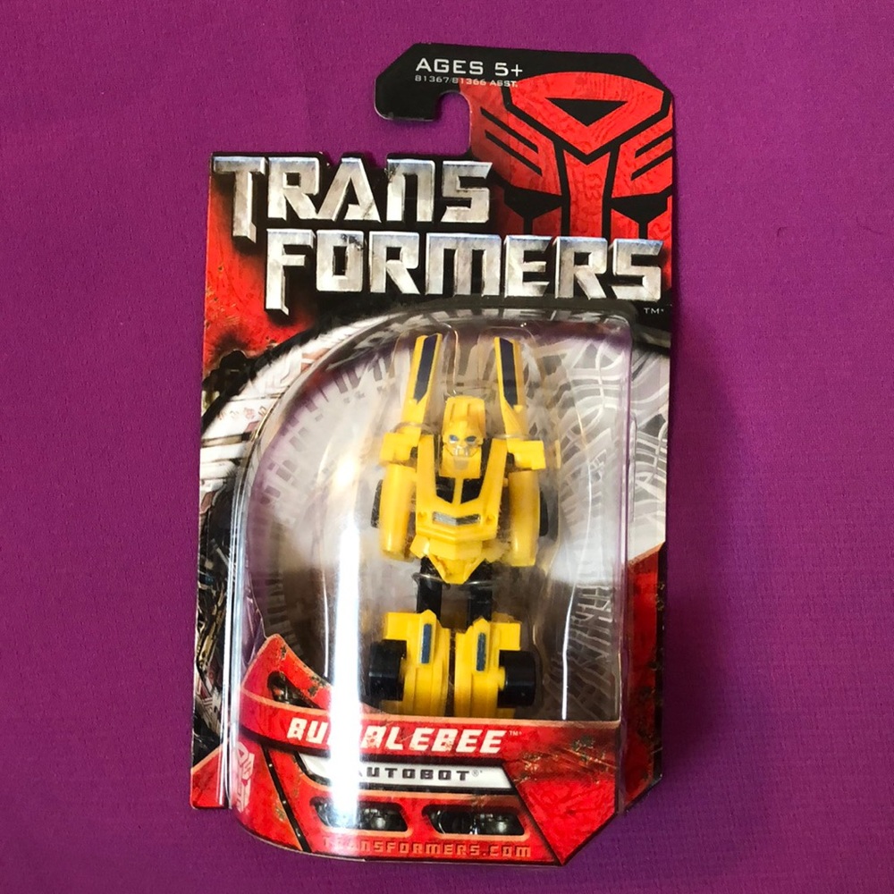 Transformers BUMBLEBEE Autobot Action Figure NIB